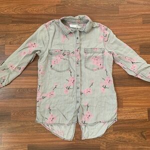 Billy T Floral Button Down Women’s XS Gray Pink 100% Lyosell Roll Up Sleeves
